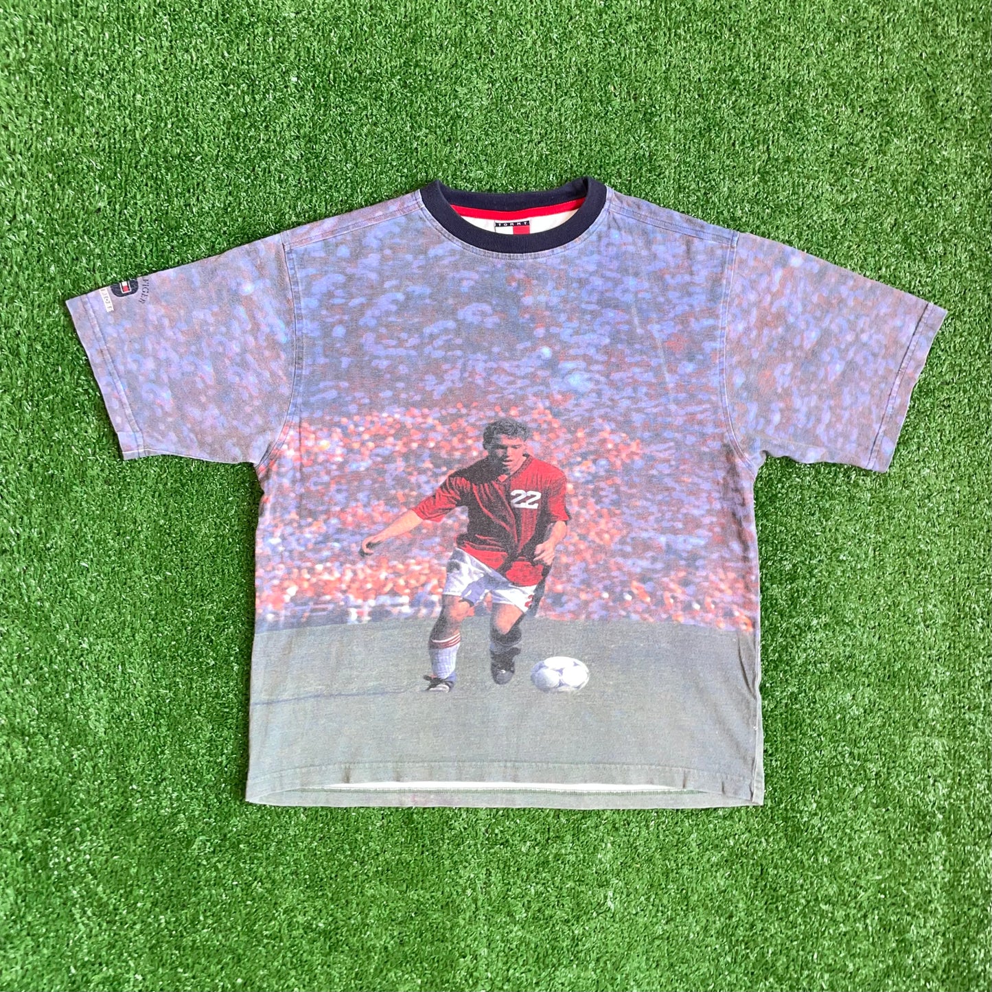 Vintage Tommy Hilfiger all over print soccer t-shirt - M