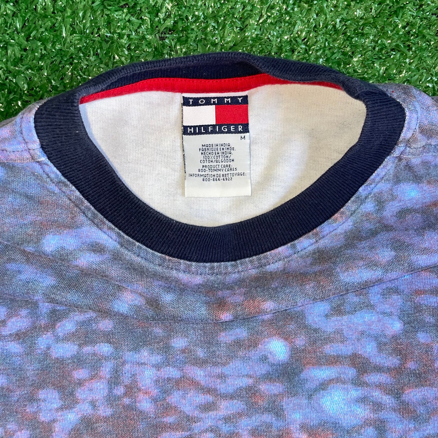 Vintage Tommy Hilfiger all over print soccer t-shirt - M